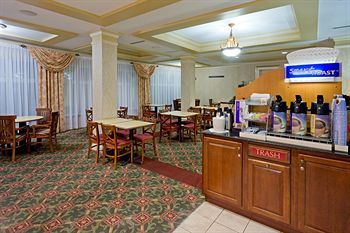 Holiday Inn Express Hotel & Suites Chester