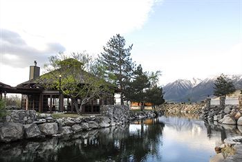 David Walley's Resort Hot Springs & Spa