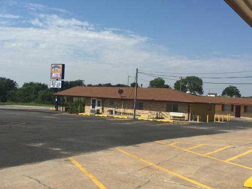Budget Zzzz Motel