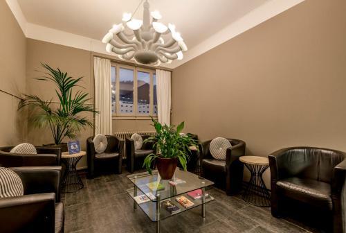Tourist Hotel