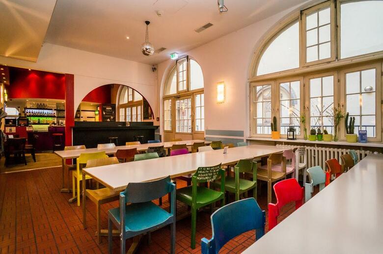 Apartamentos Amstel House Hostel