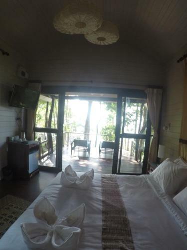 Hotel Ao Muong Beach Resort