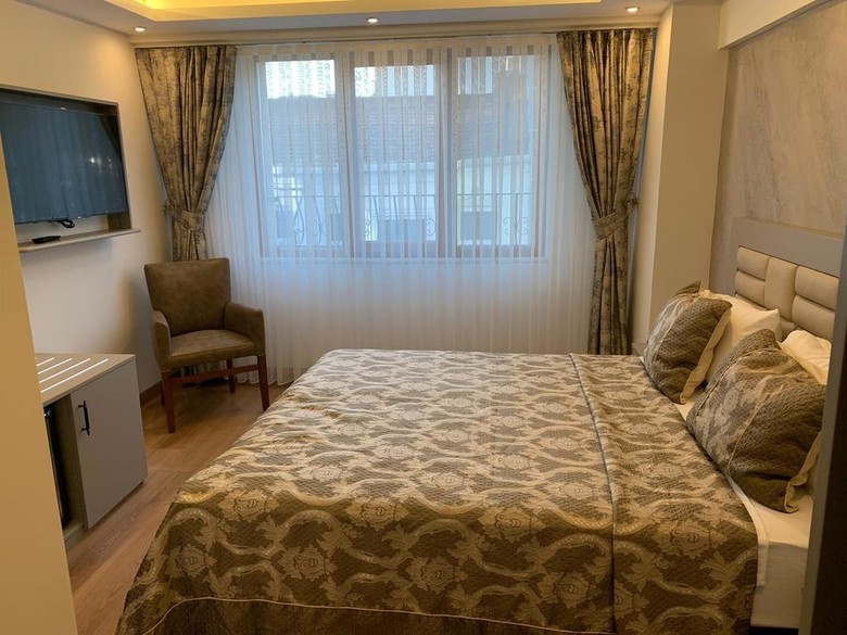Regency World Hotel & Suites