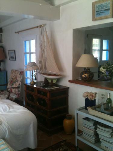 Le Buzet Bleu Bed & Breakfast