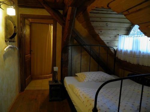 Dv?r Ol?iny -hotel And Horse-riding