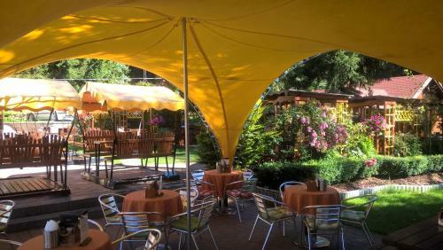 Hostal Penzion Restaurant Pod Boub�nem