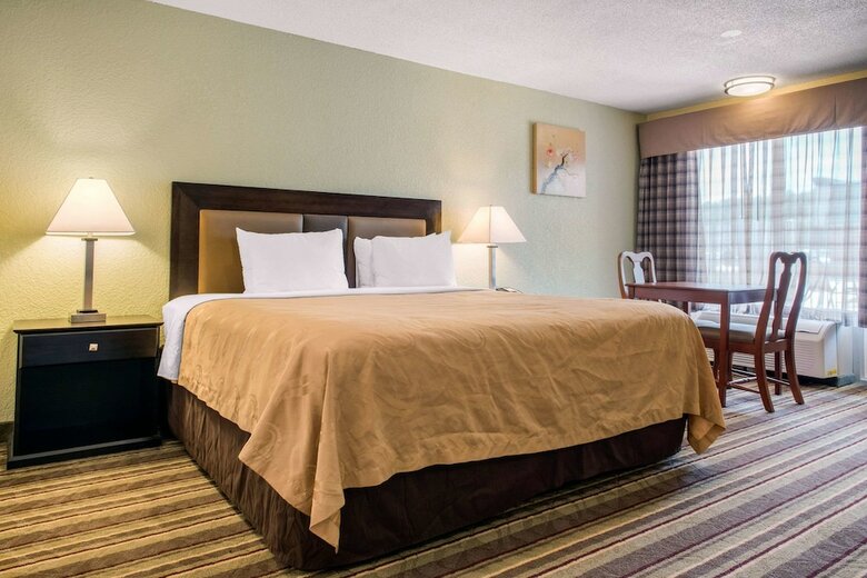 Hotel Quality Inn Huntingburg