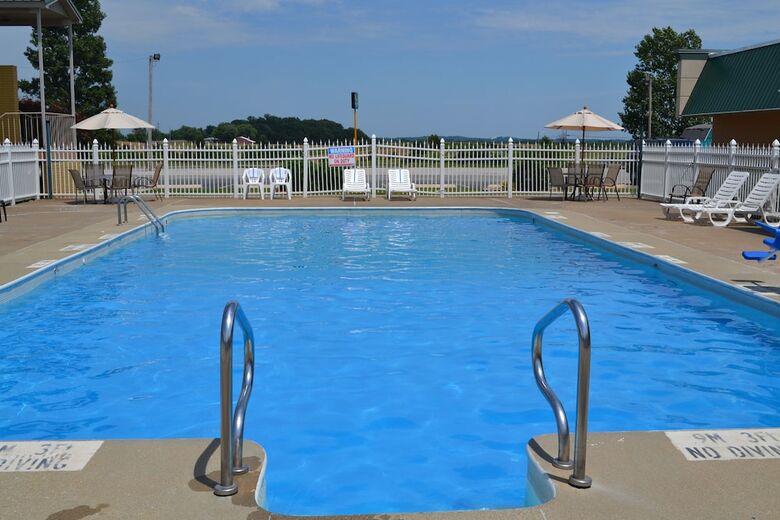 Hotel Quality Inn Huntingburg