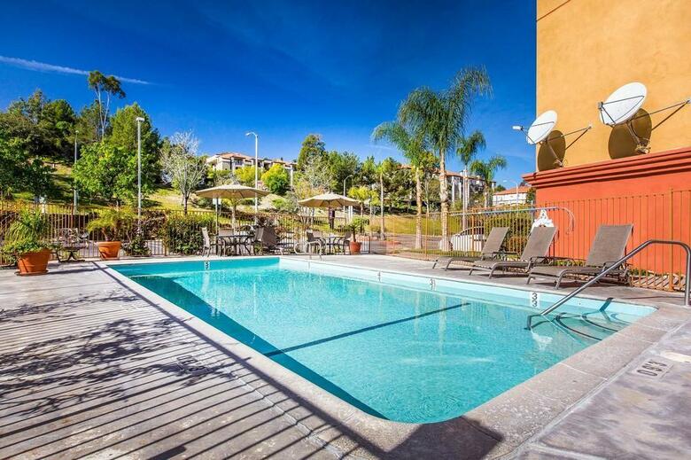 Hotel Comfort Suites Stevenson Ranch