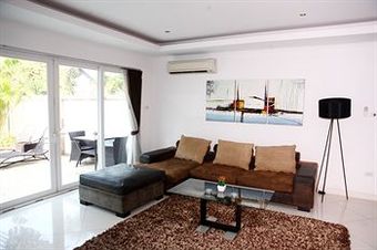 Tabaluga Pool Villas