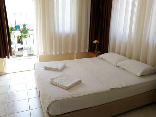 Cam Hotel