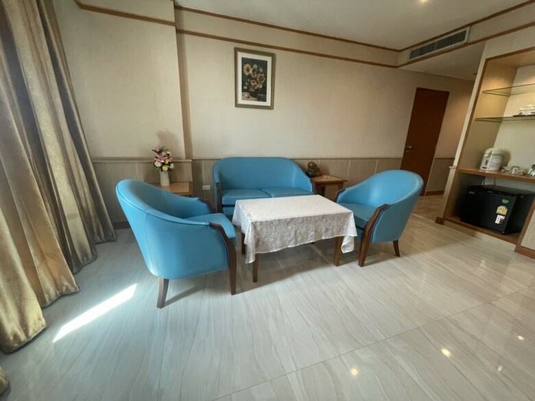 Diamond Plaza Hotel