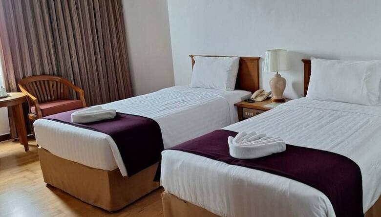 Diamond Plaza Hotel