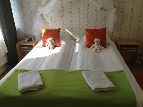 Hostal Hotell Floras Tr�dg�rd