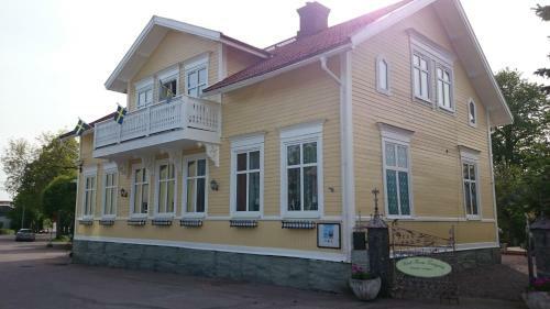 Hostal Hotell Floras Tr�dg�rd