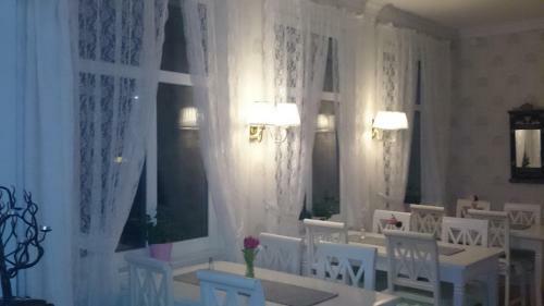 Hostal Hotell Floras Tr�dg�rd