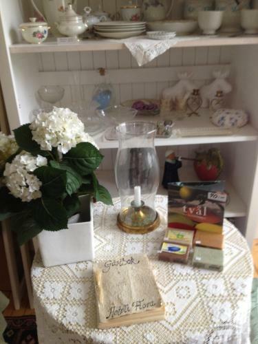 Hostal Hotell Floras Tr�dg�rd