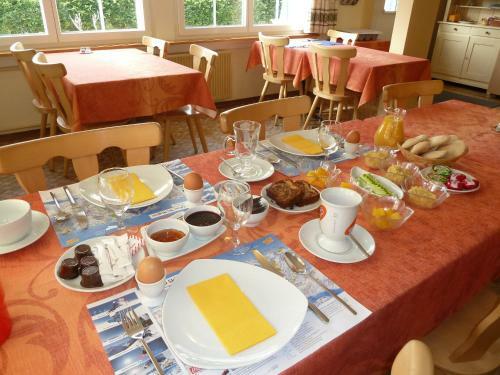 Hostal Pension Hotel Restaurant Sunnmatt