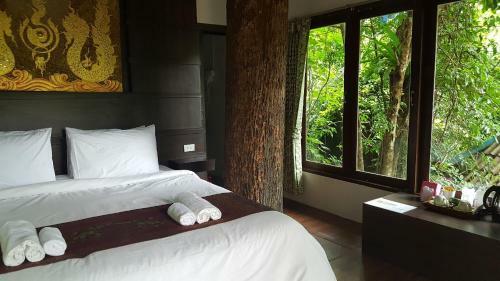 Hotel Rock And Tree House Resort