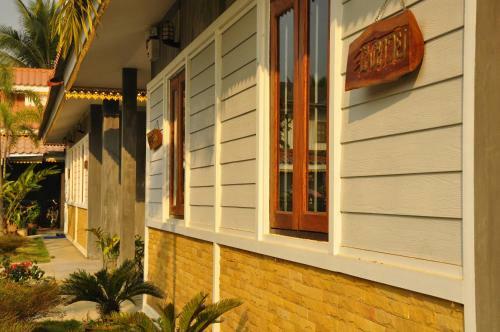 Hotel Chiang Rai Khuakrae Resort