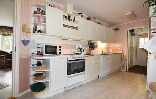 Holiday Home G�re Hen�n