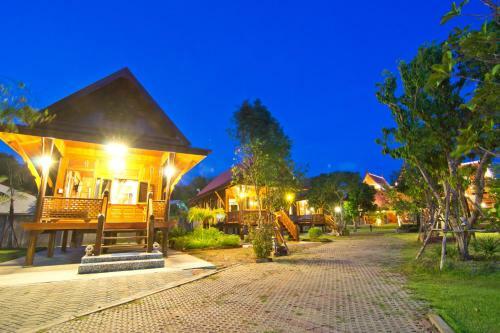 Hotel Bueng Bua Thong Resort