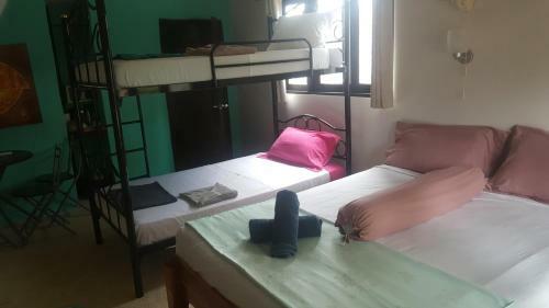 Hostal Davy Jones Locker Hotel
