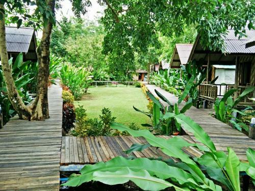 Hostal Khao Sok Cabana Resort