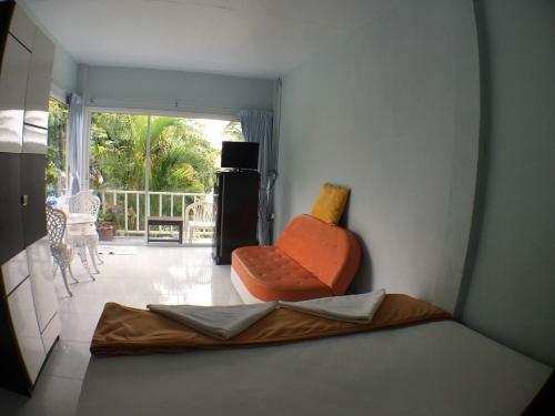 Hotel Naiharn On The Rock