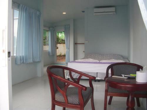 Hotel Naiharn On The Rock