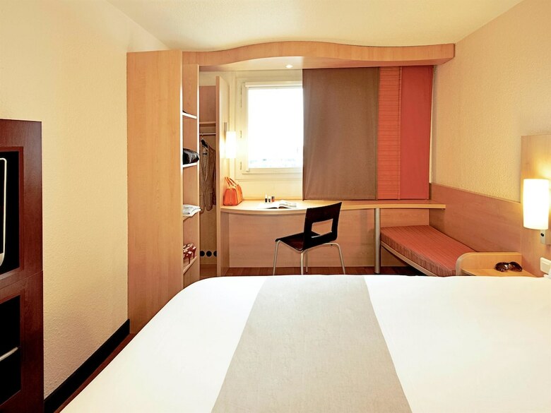 Hotel Ibis Paris Ornano Montmartre Nord 18�me