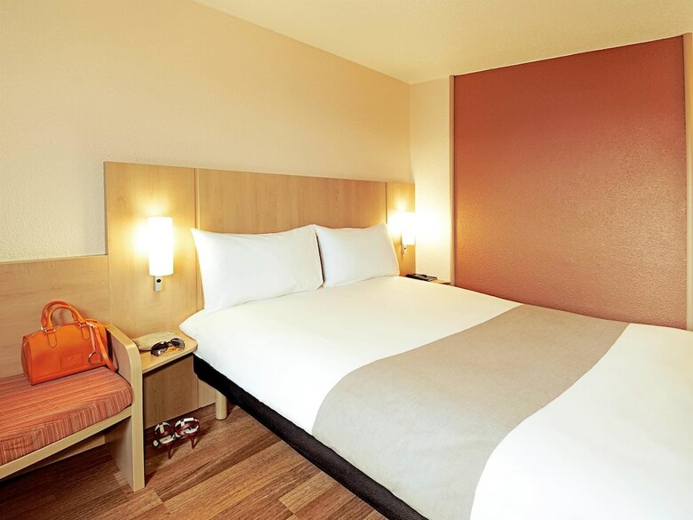 Hotel Ibis Paris Ornano Montmartre Nord 18�me