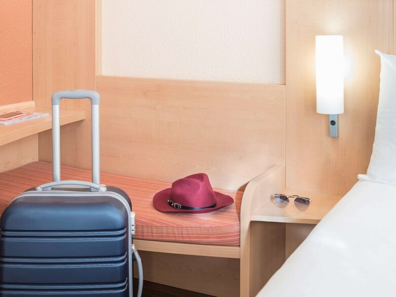 Hotel Ibis Paris Ornano Montmartre Nord 18�me