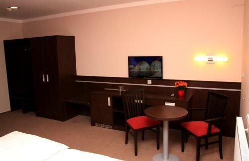 Hostal Penzion A Restaurace Na Net?eb?
