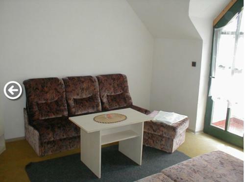 Hostal Restaurace A Pension Prvn� Ml�n Chomutov