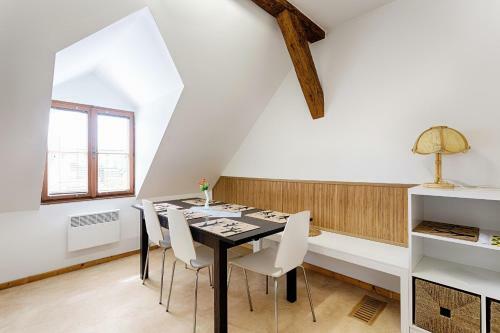 Hostal H�jenka Strakov