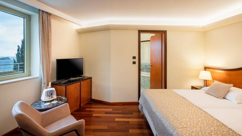 Hotel More