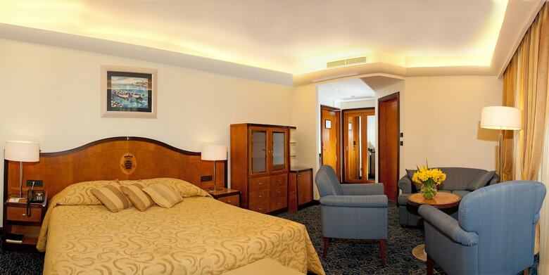 Hotel More