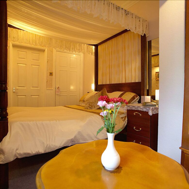 Hostal Moonraker House