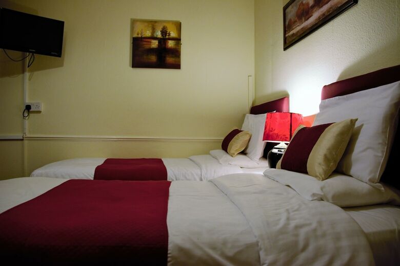Hostal Crown Lodge Guest House