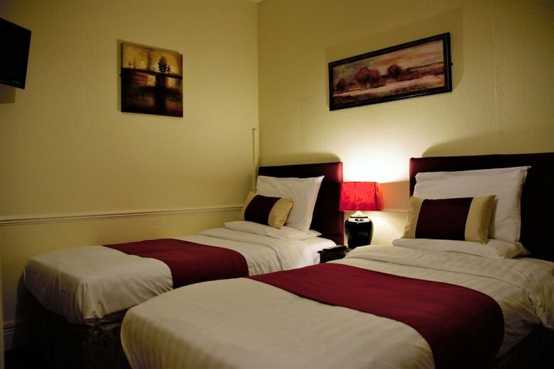 Hostal Crown Lodge Guest House