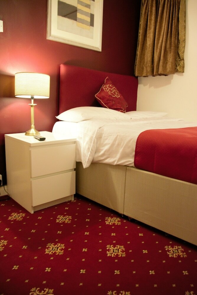 Hostal Crown Lodge Guest House