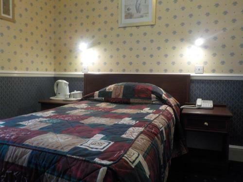 Roselawn Hotel