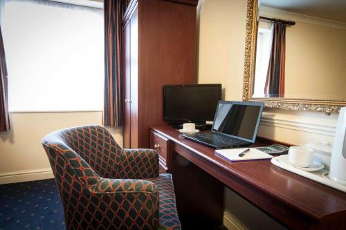 Roselawn Hotel