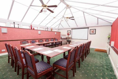 Roselawn Hotel