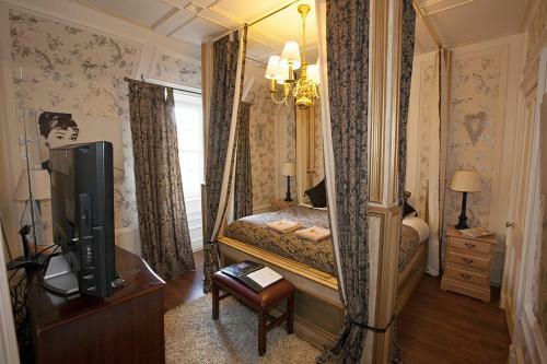 Victoria House B&B