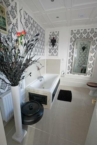 Victoria House B&B