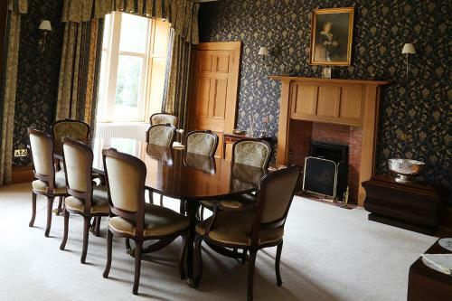 Hostal Carnach House