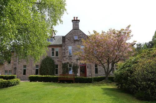 Hostal Carnach House
