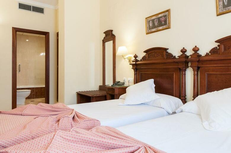 Hotel Adriano